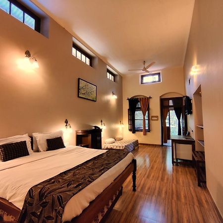 Hotel Mount View Heritage Панчгани Стая снимка