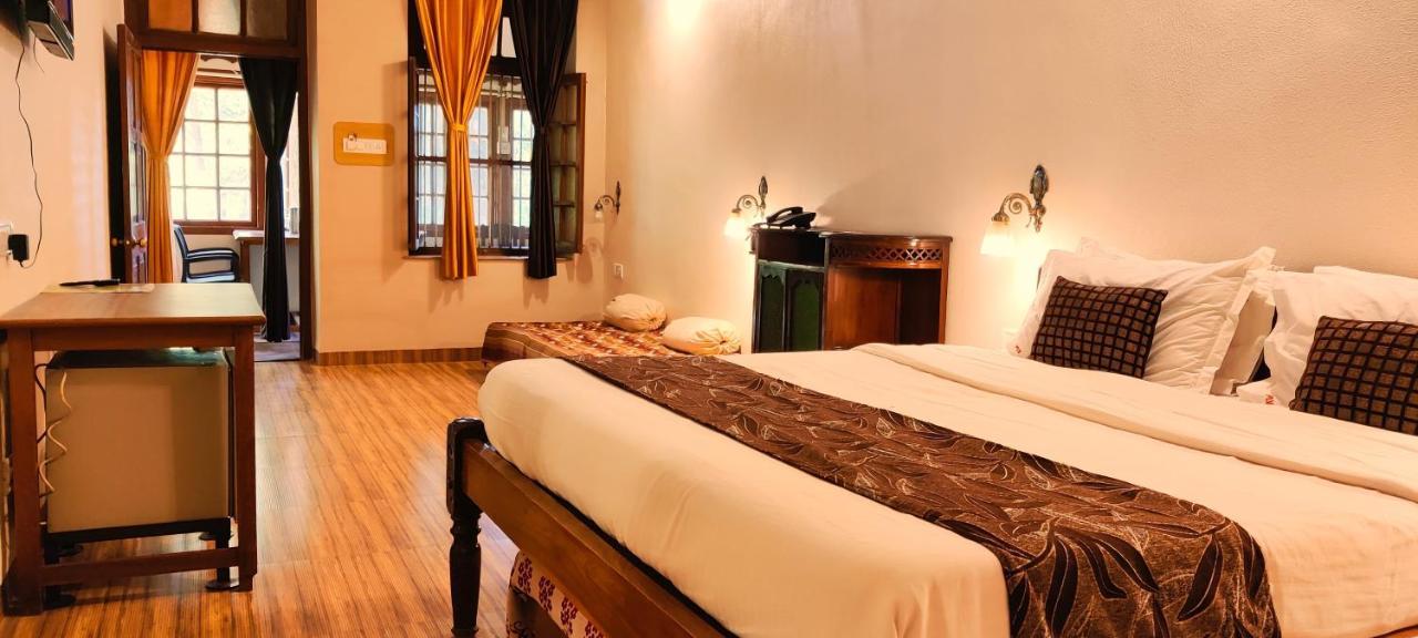 Hotel Mount View Heritage Панчгани Стая снимка