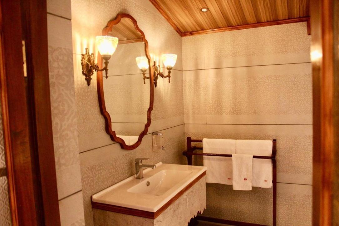 Hotel Mount View Heritage Панчгани Екстериор снимка