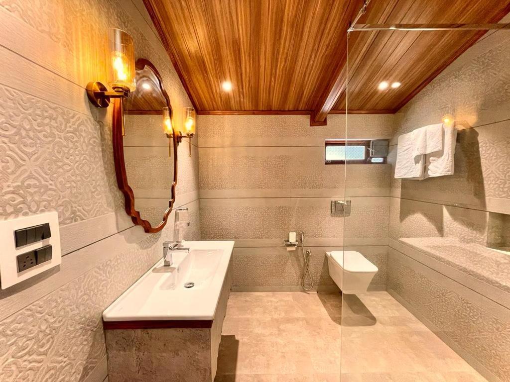 Hotel Mount View Heritage Панчгани Екстериор снимка
